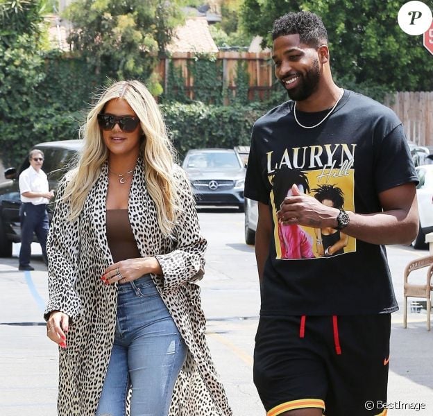 Exclusif - Khloé Kardashian et son compagnon Tristan Thompson sont allés déjeuner en amoureux au restaurant Benihana à Calabasas, le 18 juillet 2018