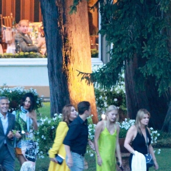 George Clooney et sa femme Amal - G. Clooney et sa femme vont dîner avec des amis au restaurant Villa D'Este sur le lac de Côme en Italie le 28 juillet 2018.