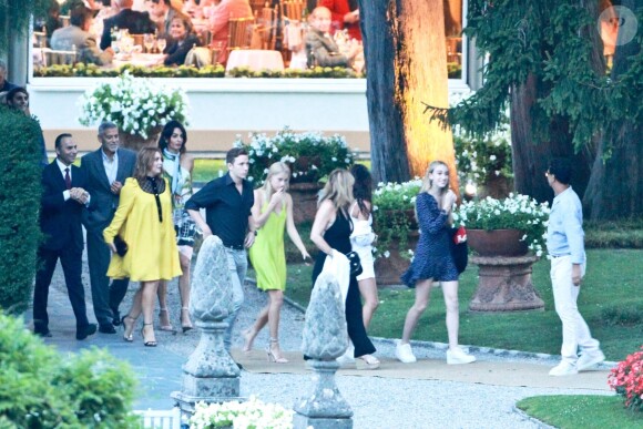 George Clooney et sa femme Amal - G. Clooney et sa femme vont dîner avec des amis au restaurant Villa D'Este sur le lac de Côme en Italie le 28 juillet 2018.