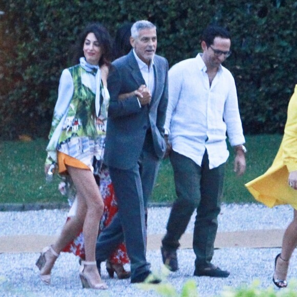 George Clooney et sa femme Amal - G. Clooney et sa femme vont dîner avec des amis au restaurant Villa D'Este sur le lac de Côme en Italie le 28 juillet 2018.
