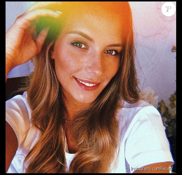 Camille Cerf souriante sur Instagram - 30 juin 2018
