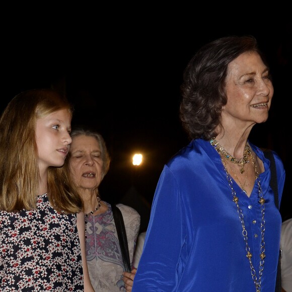 Le roi Felipe VI d'Espagne, la reine Letizia, la reine Sofia, la princesse Leonor des Asturies, l'infante Sofia, l'infante Elena et la princesse Irene de Grèce et de Danemark étaient de sortie le 1er août 2018 à Port Adriano, à El Toro sur l'île de Majorque, pour un récital du violoniste Ara Malikian dans le cadre d'un festival de musique.