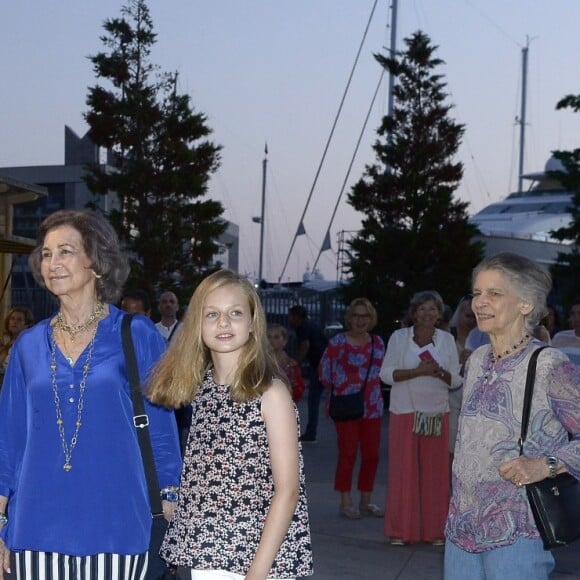 La reine Letizia et le roi Felipe VI d'Espagne, la reine Sofia, la princesse Leonor des Asturies, l'infante Sofia, l'infante Elena et la princesse Irene de Grèce et de Danemark étaient de sortie le 1er août 2018 à Port Adriano, à El Toro sur l'île de Majorque, pour un concert du violoniste Ara Malikian dans le cadre d'un festival de musique.