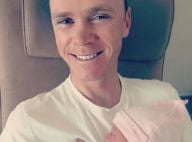 Chris Froome : Heureux papa, il pose avec sa petite fille tout juste née