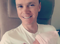 Chris Froome : Heureux papa, il pose avec sa petite fille tout juste née