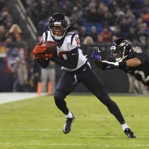 DeAndre Hopkins (en blanc) lors du match Baltimore Ravens - Houston Texans à Baltimore. Novembre 2017.