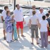 L'infante Elena d'Espagne, ses enfants, la reine Sofia et les enfants de l'infante Cristina le 28 juillet 2014 à l'école de voile Calanova à Palma de Majorque.