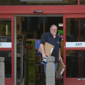 Exclusif - Thomas Markle a été aperçu en train de faire des courses à Los Angeles. Le 18 juillet 2018.