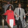 Aretha Franklin sort de son hôtel avec son compagnon Willie Wilkerson pour se rendre sur le plateau de l'émission "Live With Kelly & Michael Show" à New York, le 11 juin 2014.