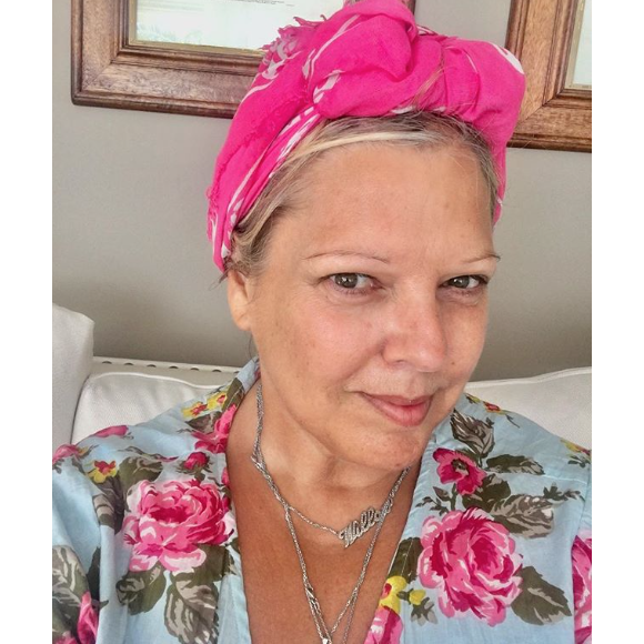 Laurence Boccolini sans maquillage et amincie en vacances, le 14 août 2018.