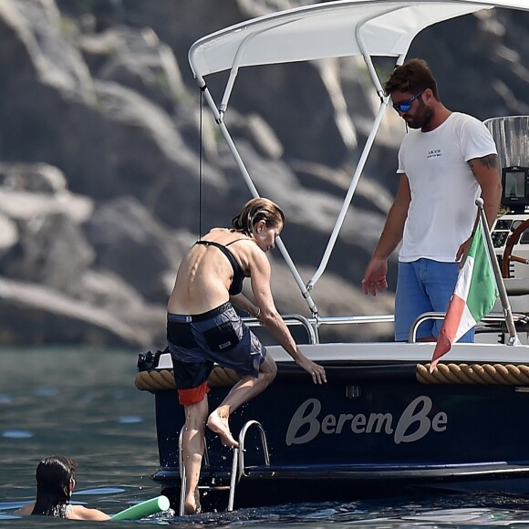 Exclusif - Meg Ryan profite de jolies vacances avec une amie sous le soleil de Portofino en Italie. Le 6 août 2018