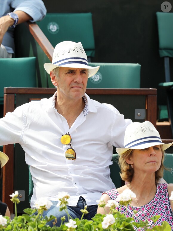 Bernard de la Villardière et sa femme Anne dans les tribunes des internationaux de tennis de Roland Garros à Paris, France, le 3 juin 2018. © Dominique Jacovides - Cyril Moreau/Bestimage