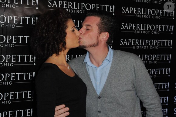 Norbert Tarayre et sa femme Amandine lors de l'inauguration du restaurant "Saperlipopette!" de Norbert Tarayre (Top Chef 3) à Puteaux, le 17 novembre 2014