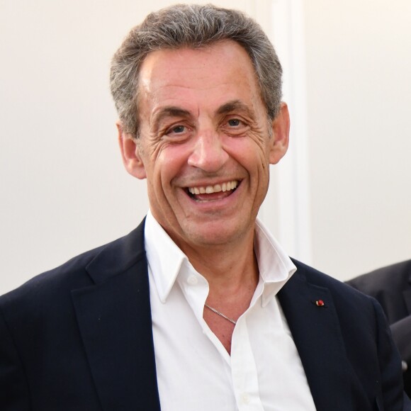 Exclusif - Nicolas Sarkozy - Nicolas Sarkozy en backstage avant le concert de sa femme Carla Bruni Sarkozy où elle va jouer sur la scène de la Pinéde Gould lors du 58ème festival "Jazz à Juan" à Juan-les-Pins le 17 juillet 2018. © Bruno Bebert/Bestimage