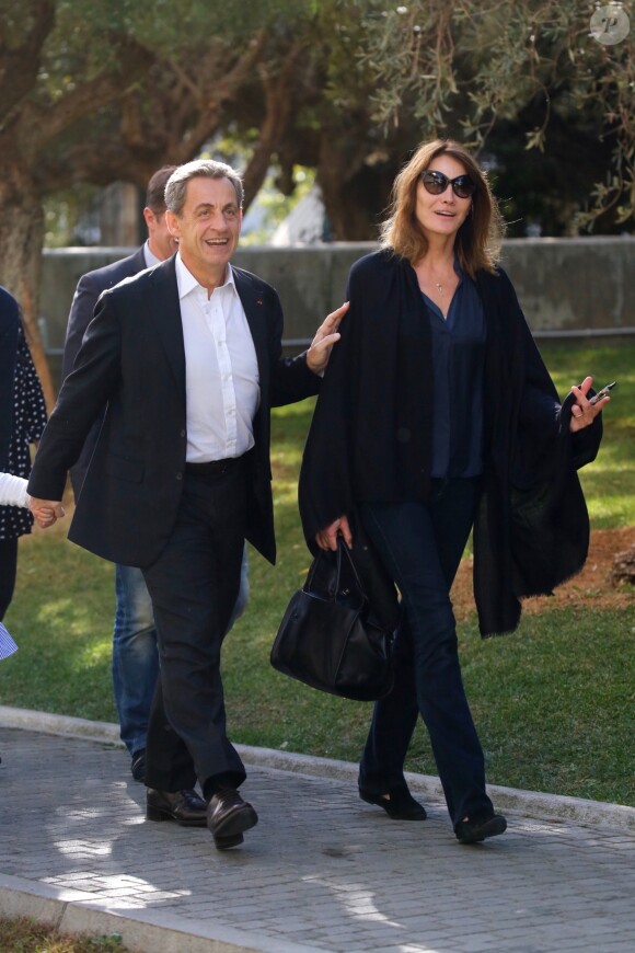 Nicolas Sarkozy, sa femme Carla Bruni et leur fille Giulia arrivent au musée de l'Acropole à Athènes. Le 24 octobre 2017.