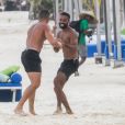 Exclusif - Younes Bendjima en vacances à la plage de Playa del Carmen entre amis sous le soleil du Mexique le 7 août 2018