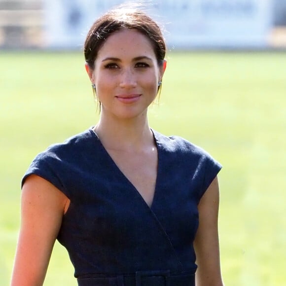 Meghan Markle, duchesse de Sussex à la coupe de polo ISP Hanes de Sentebale au Royal Berkshire Polo Club à Windsor au Royaume-Uni, le 26 juillet 2018.