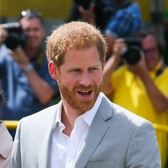 Le prince Harry, duc de Sussex et sa femme Meghan Markle, duchesse de Sussex, arrivent à l'exposition commémorative du centenaire de la naissance de Nelson Mandela au centre Southbank à Londres le 17 juillet 2018.