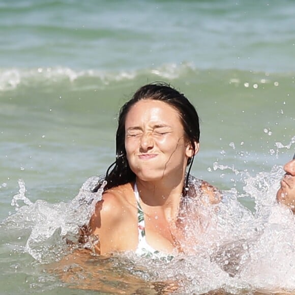 Exclusif - L'ancienne Miss France 2012 Delphine Wespiser profite de la mer chaude sur l'Ile de Djerba avec son compagnon Roger Erhart le 3 août 2018. Elle s'accorde un bref répit estival avant de rejoindre à la rentrée l'équipe des chroniqueurs de l'émission TPMP (Touche pas à mon poste).