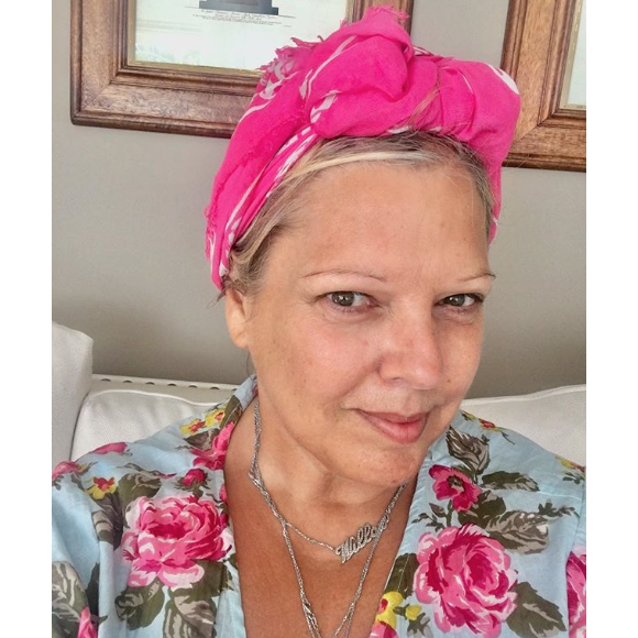 Laurence Boccolini sans maquillage et amincie en vacances, le 14 août 2018.