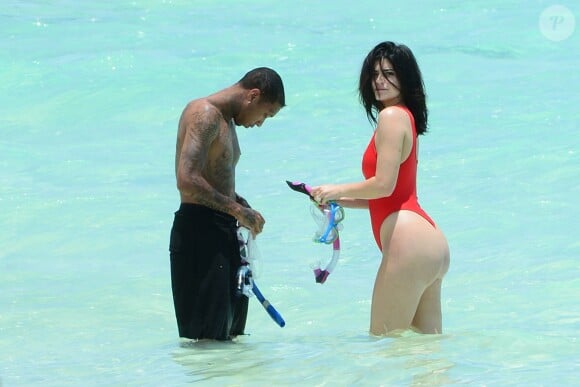 Exclusif - Kylie Jenner et son compagnon Tyga - Anniversaire très sexy pour Kylie Jenner aux Bahamas le 12 août 2016.