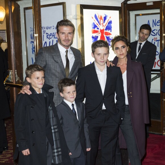 David Beckham, Victoria Beckham et leurs enfants, Brooklyn Beckham, Romeo Beckham, Cruz Beckham - Premiere de la comedie musicale des Spice Girls 'The Viva Forever' a Londres le 11 Decembre 2012.