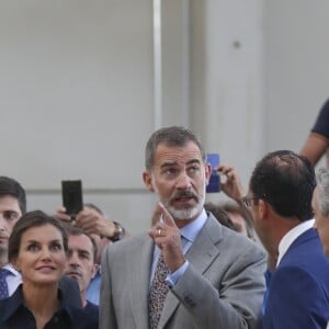 Le roi Felipe VI et la reine Letizia d'Espagne inaugurent le salon "Salamaq'18" à Salamanque en Espagne le 5 septembre 2018.