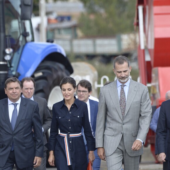 Le roi Felipe VI et la reine Letizia d'Espagne inaugurent le salon "Salamaq'18" à Salamanque en Espagne le 5 septembre 2018.