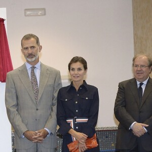 Le roi Felipe VI et la reine Letizia d'Espagne inaugurent le salon "Salamaq'18" à Salamanque en Espagne le 5 septembre 2018.