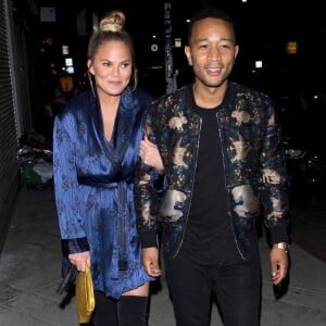 Chrissy Teigen et son mari John Legend sont allés diner en amoureux au restaurant John & Vinny à Los Angeles, le 25 juin 2018.