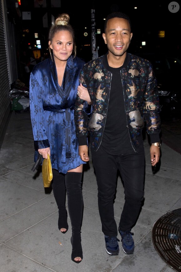 Chrissy Teigen et son mari John Legend sont allés diner en amoureux au restaurant John & Vinny à Los Angeles, le 25 juin 2018.