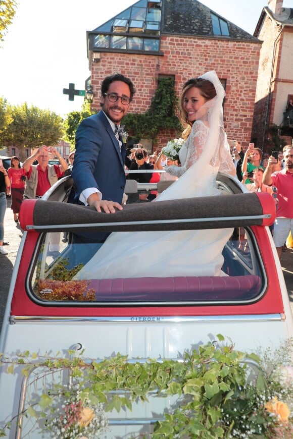 Thomas Hollande et Emilie Broussouloux ont célébré leur mariage le 8 septembre 2018 dans le village de Meyssac, près de Brive en Corrèze, en présence notamment de François Hollande et Ségolène Royal, parents du marié.