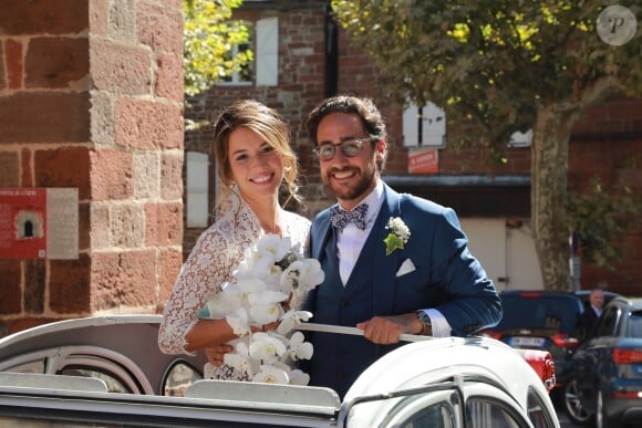 Thomas Hollande et Emilie Broussouloux ont célébré leur mariage le 8 septembre 2018 dans le village de Meyssac, près de Brive en Corrèze, en présence notamment de François Hollande et Ségolène Royal, parents du marié.