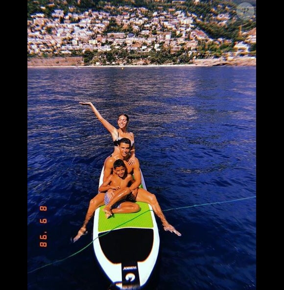 Georgina Rodriguez à Saint-Tropez avec Cristiano Jr, le fils aîné de Cristiano Ronaldo. Instagram le 10 septembre 2018.