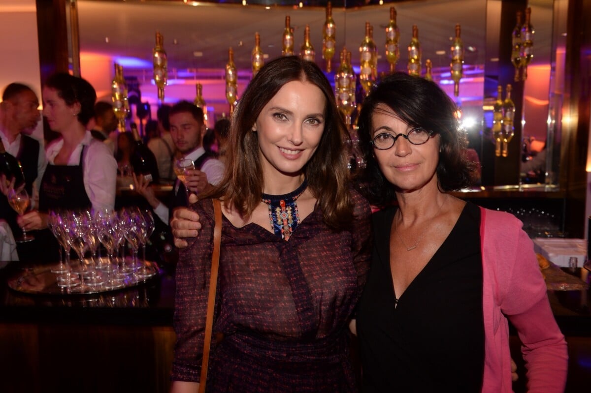 Frédérique Bel, en transparence, tout sourire face à Audrey Fleurot -  Purepeople