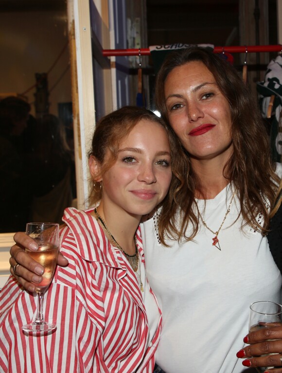 Karole Rocher et Nina Blanc-Francard (fille de Sinclair et E. de Caunes) - Soirée "Tricolore Party" pour célébrer le 65e anniversaire du Thermolactyl de Damart à la Maison Molière à Paris le 13 septembre 2018. © Denis Guignebourg/Bestimage