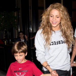 Exclusif - Shakira est allée dîner avec son fils Milan au restaurant 'The Cheesecake Factory' à Beverly Hills, le 3 septembre 2018.