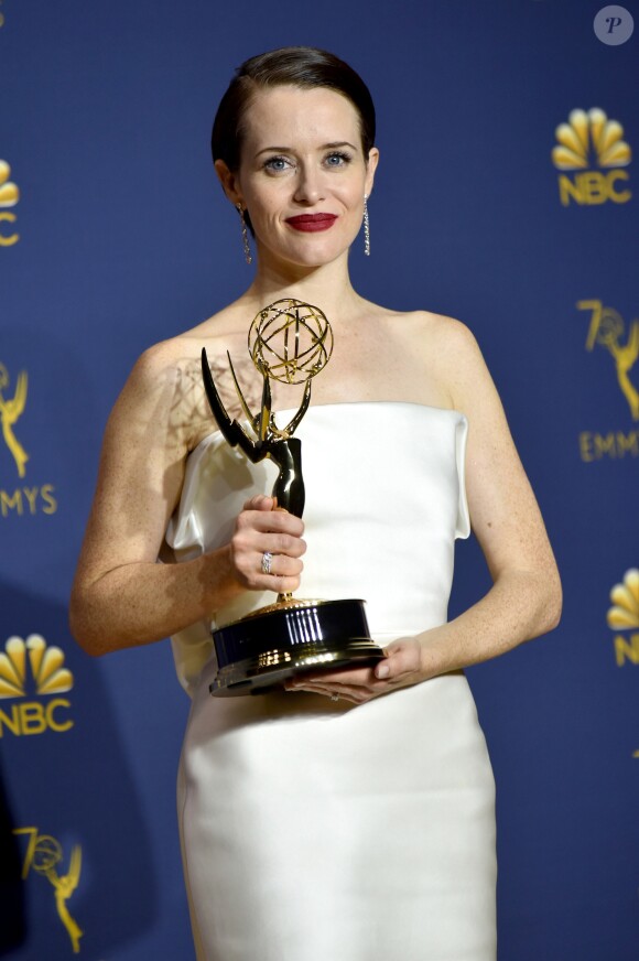 Claire Foy récompensée à la 70e cérémonie des Emmy Awards au Microsoft Theatre de Los Angeles, le 17 septembre 2018