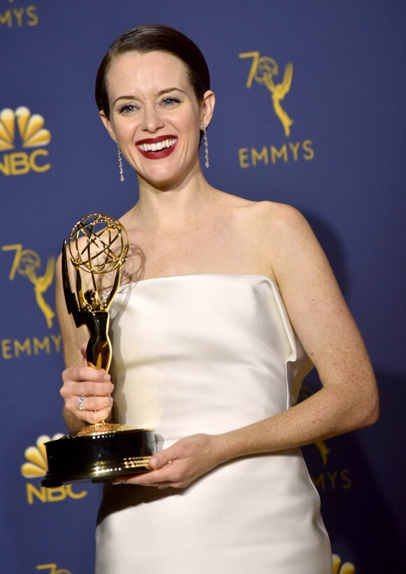 Claire Foy récompensée à la 70e cérémonie des Emmy Awards au Microsoft Theatre de Los Angeles, le 17 septembre 2018