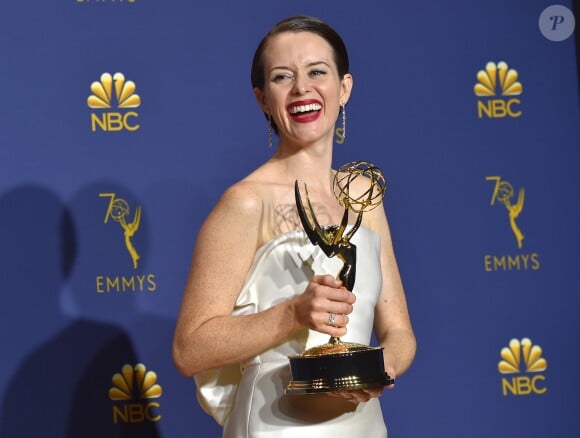 Claire Foy récompensée à la 70e cérémonie des Emmy Awards au Microsoft Theatre de Los Angeles, le 17 septembre 2018