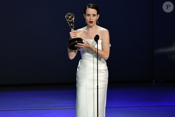 Claire Foy récompensée à la 70e cérémonie des Emmy Awards au Microsoft Theatre de Los Angeles, le 17 septembre 2018