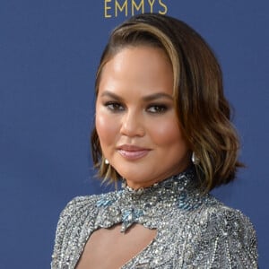 Chrissy Teigen en Zuhair Murad Couture au 70ème Primetime Emmy Awards au théâtre Microsoft à Los Angeles, le 17 septembre 2018.