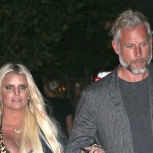 Jessica Simpson et son mari Eric Johnson arrivent à leur hôtel après un diner en amoureux à New York, le 31 juillet 2018