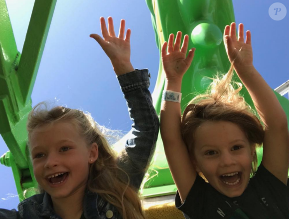 Jessica Simpson et Eric Johnson avec leurs enfants Maxwell et Ace. Juillet 2018.