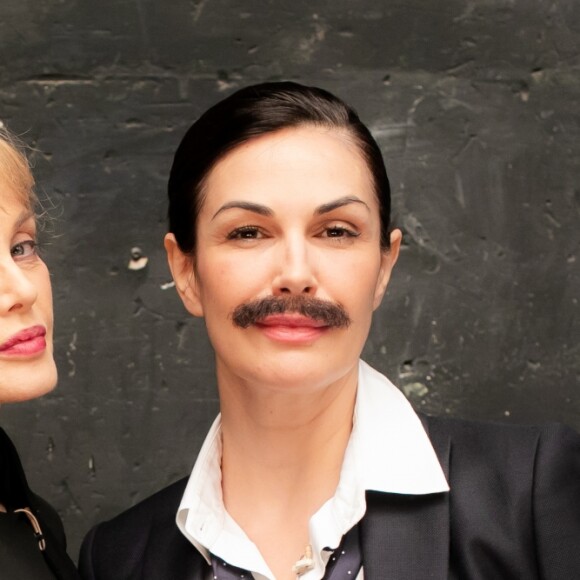 Exclusif - Arielle Dombasle et Helena Noguerra - Backstage de l'enregistrement de l'émission "On refait les grands duos d'humour" au Théâtre de Paris, le 29 mai 2018. Diffusion sur France 3 le 21 septembre à 21 © Romuald Meigneux-Pierre Pérusseau / Bestimage