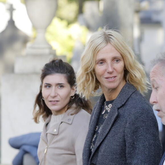 Sandrine Kiberlain - Sortie des obsèques de Marceline Loridan-Ivens, camarade de déportation de Simone Veil, au cimetière du Montparnasse à Paris le 21 septembre 2018.