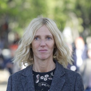 Sandrine Kiberlain - Sortie des obsèques de Marceline Loridan-Ivens, camarade de déportation de Simone Veil, au cimetière du Montparnasse à Paris le 21 septembre 2018.