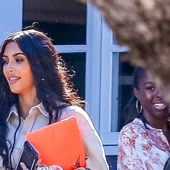 Exclusif - Kim Kardashian accompagne sa fille North West à un défilé à Pacific Palisades le 22 septembre 2018.