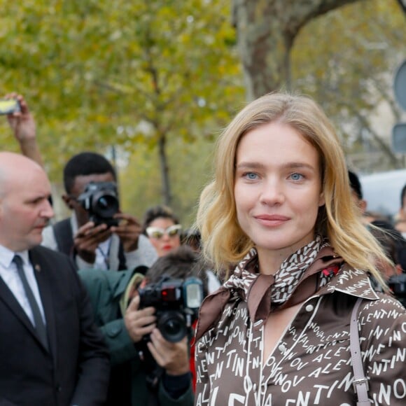 Natalia Vodianova arrive au défilé Valentino prêt-à-porter printemps / été 2019 aux Invalides à Paris le 30 septembre 2018. © CVS / Veeren / Bestimage