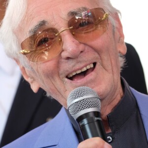 Charles Aznavour reçoit son étoile sur le Hollywood Walk of Fame à Los Angeles, le 24 août 2017. © Chris Delmas/Bestimage